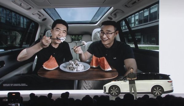e路配资 SUV版MEGA上市！理想i8售价32.18万起，李想这次对了吗？